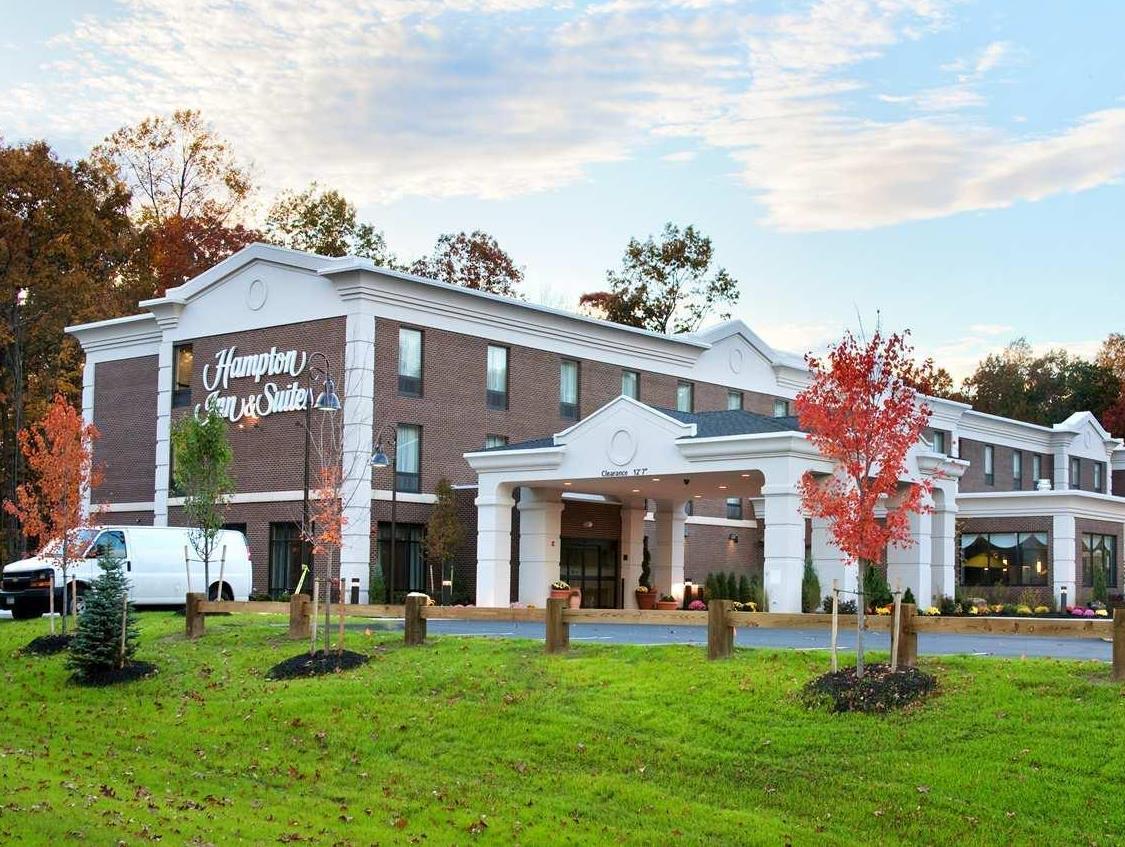 Hampton Inn And Suites Hartford/Farmington Exterior photo