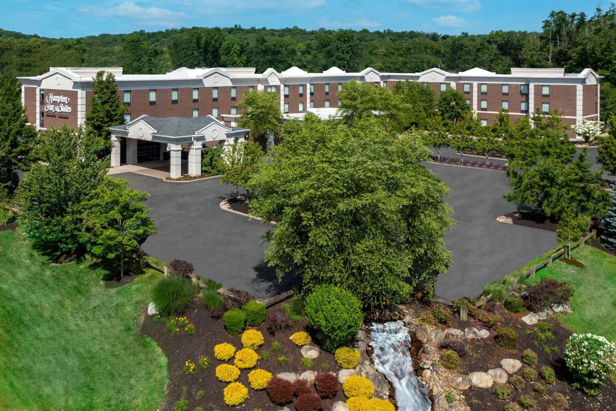 Hampton Inn And Suites Hartford/Farmington Exterior photo